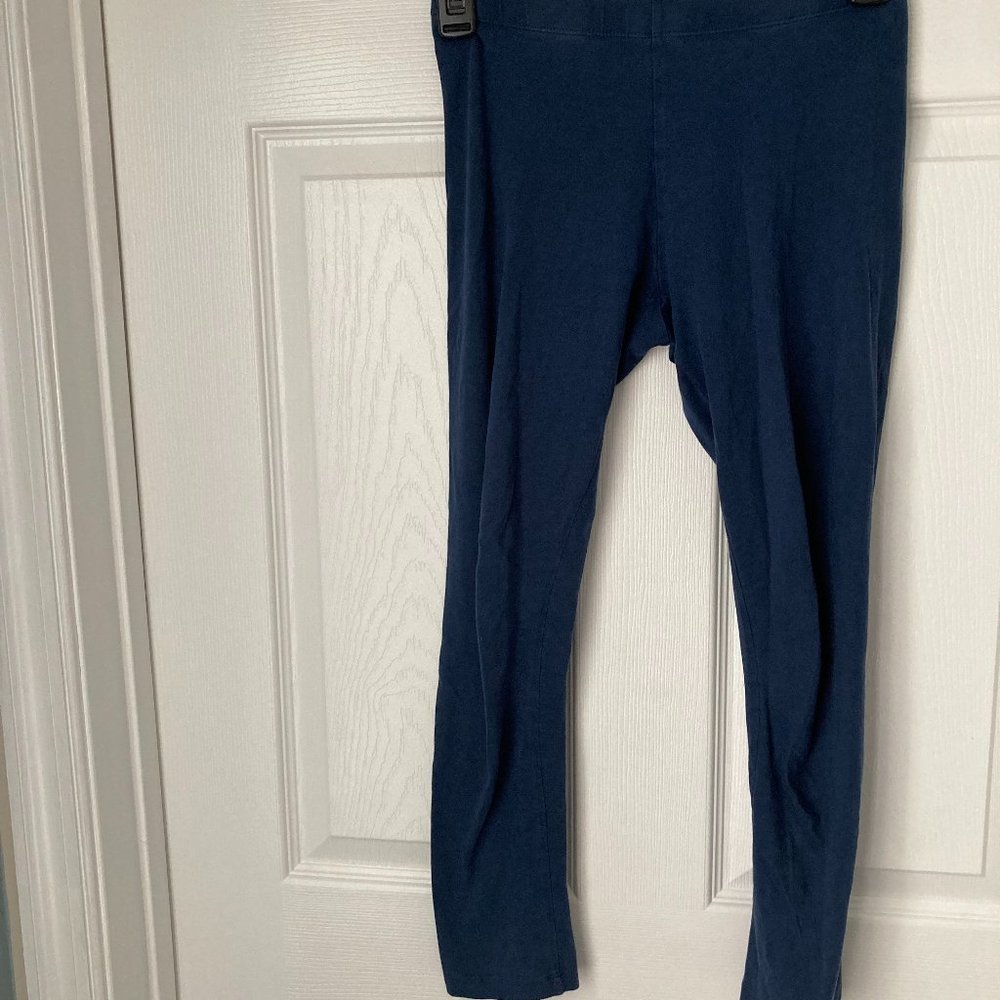 navy blue capris